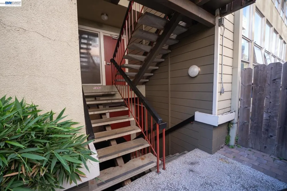 3815 Harrison St Oakland, CA 94611