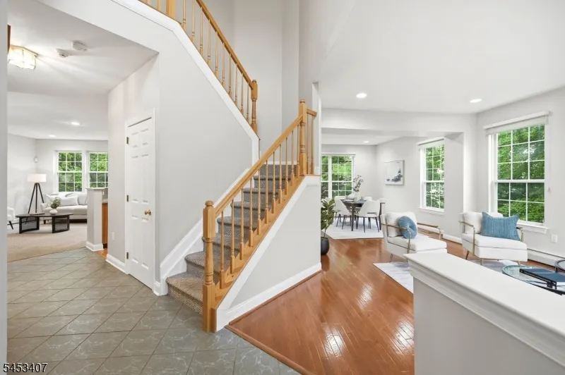 13 Oakwood Ct Cedar Grove, NJ 07009