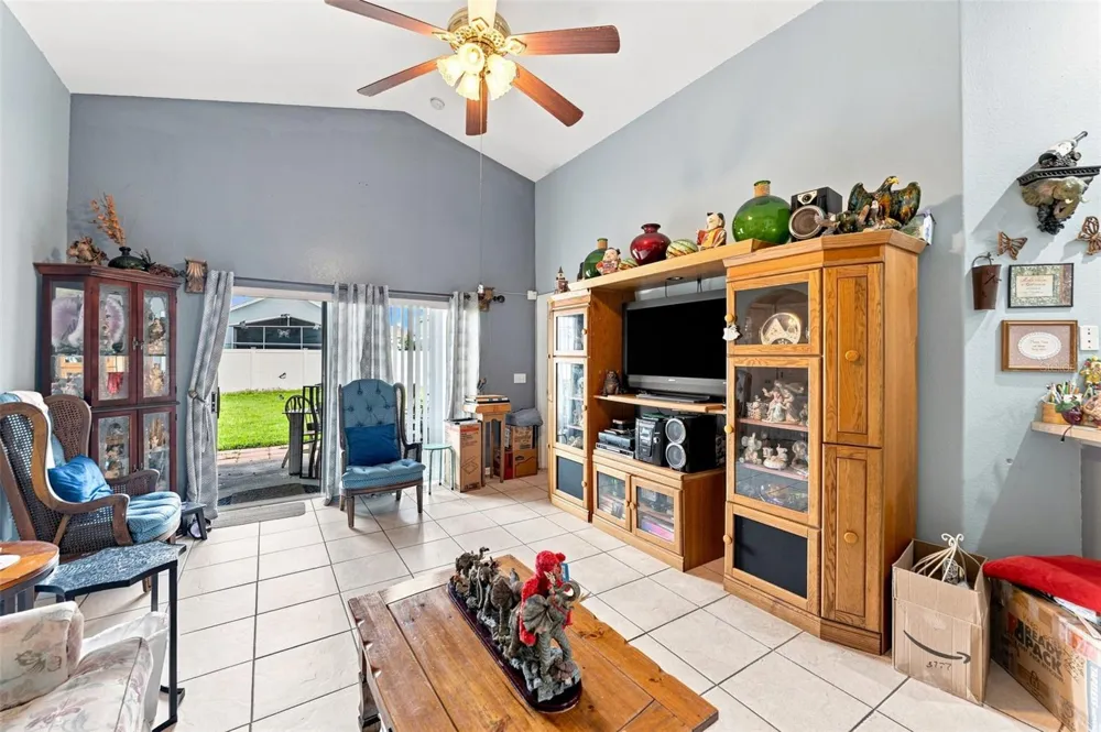 8464 ADELE ROAD Lakeland, FL 33810