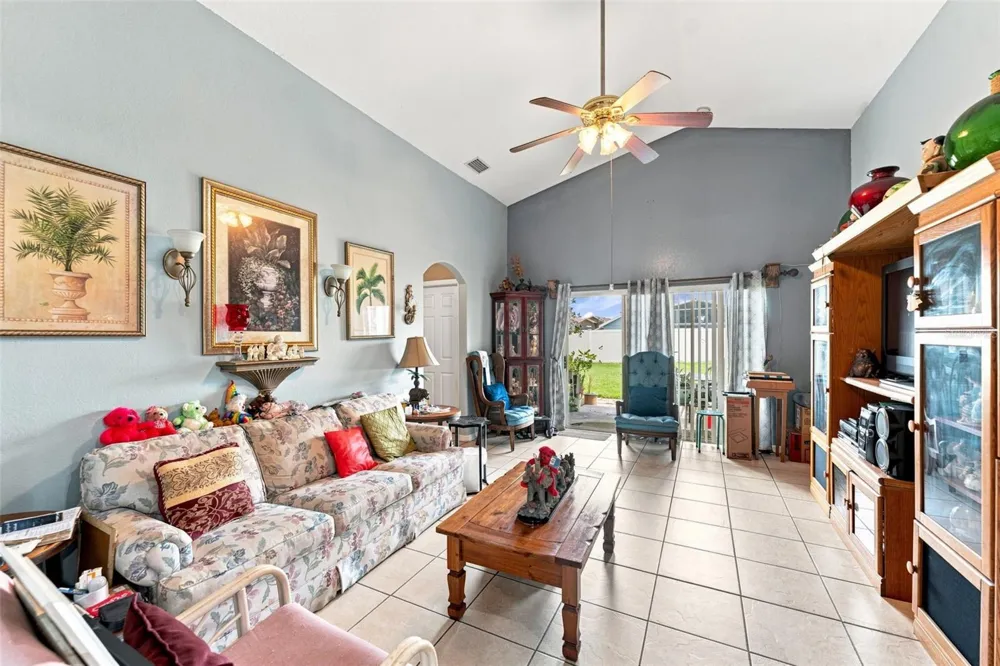 8464 ADELE ROAD Lakeland, FL 33810