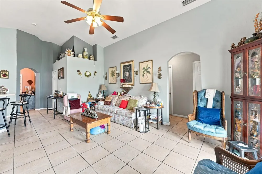 8464 ADELE ROAD Lakeland, FL 33810