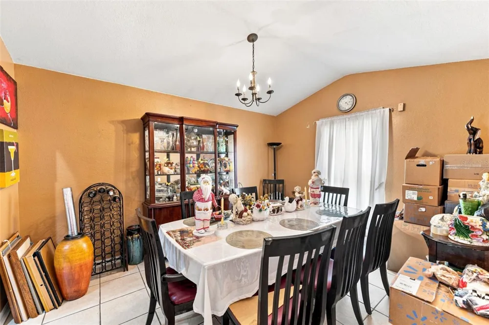 8464 ADELE ROAD Lakeland, FL 33810