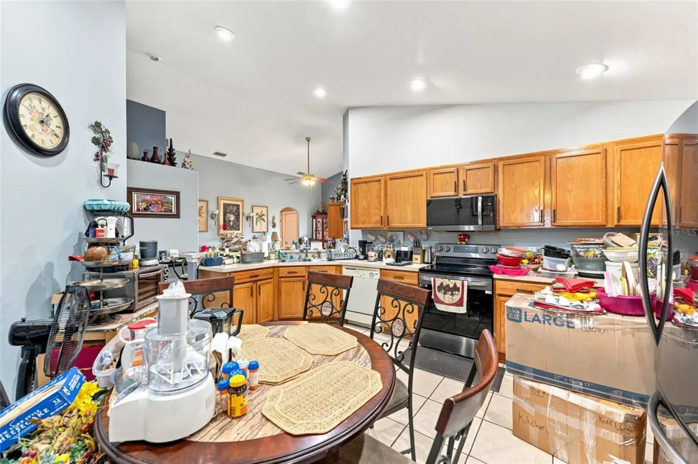 8464 ADELE ROAD Lakeland, FL 33810