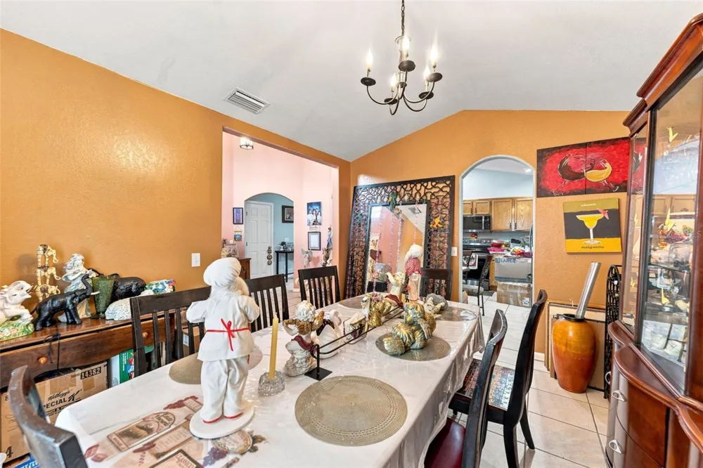 8464 ADELE ROAD Lakeland, FL 33810