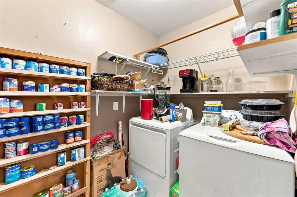 8464 ADELE ROAD Lakeland, FL 33810