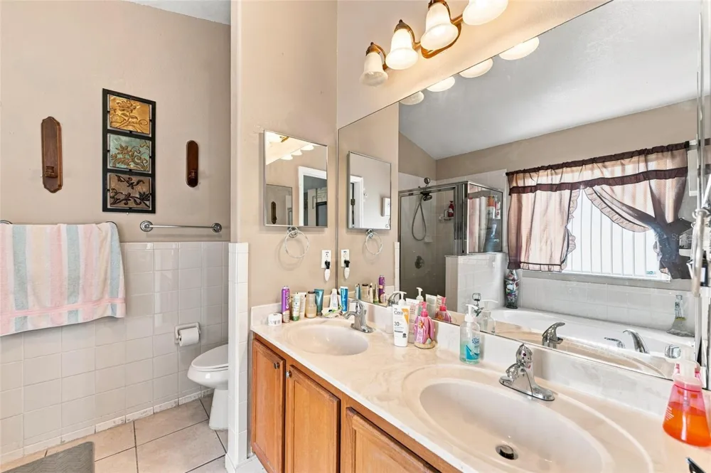 8464 ADELE ROAD Lakeland, FL 33810