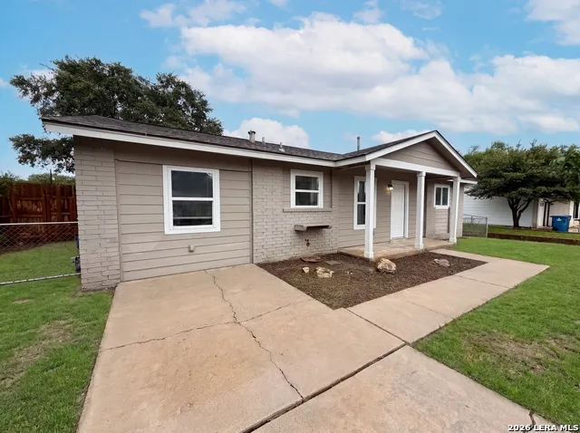 3702 AUTUMN LN San Antonio, TX 78219