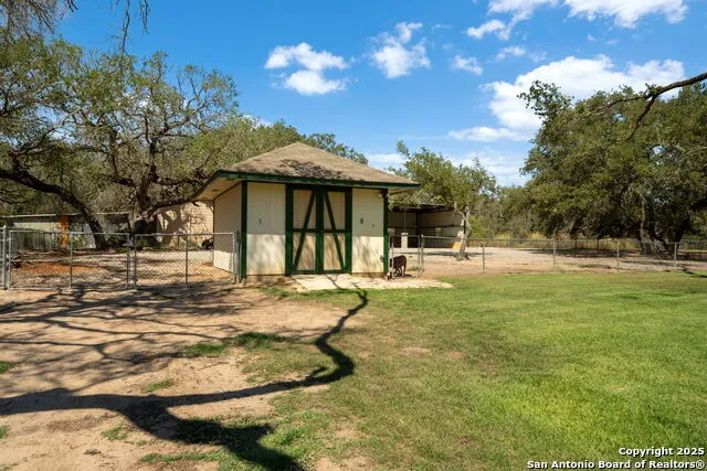 231 Hayden Pleasanton, TX 78064