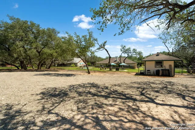 231 Hayden Pleasanton, TX 78064