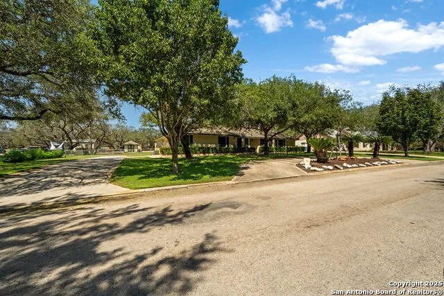 231 Hayden Pleasanton, TX 78064