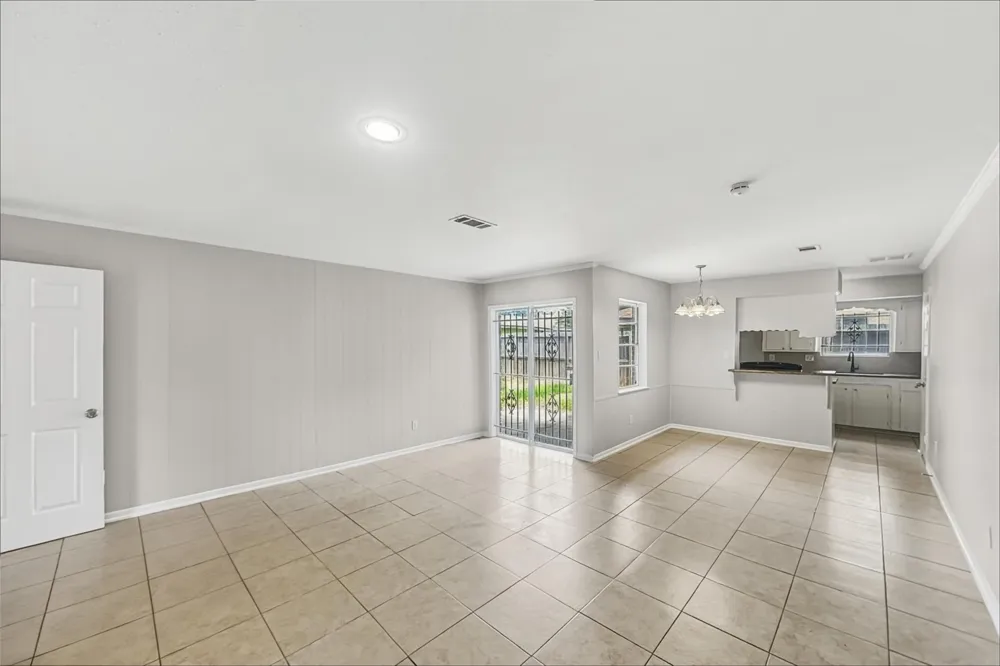 9619 Guest Street Houston, TX 77078