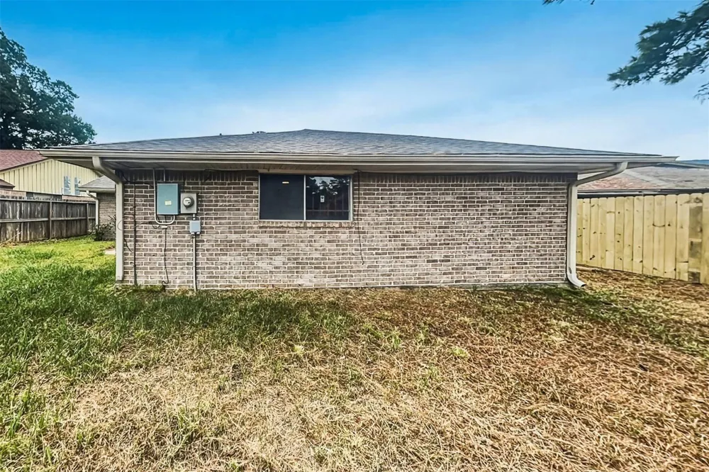 9619 Guest Street Houston, TX 77078