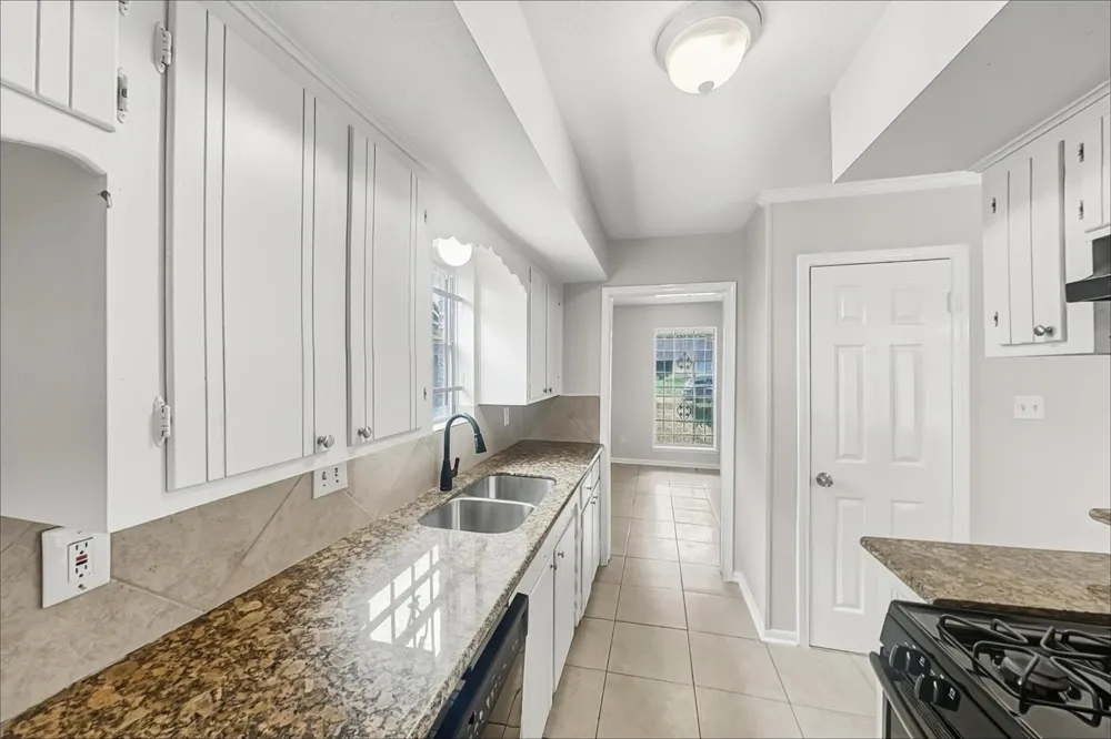 9619 Guest Street Houston, TX 77078