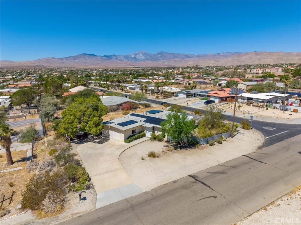 12435 Verbena Desert Hot Springs, CA 92240