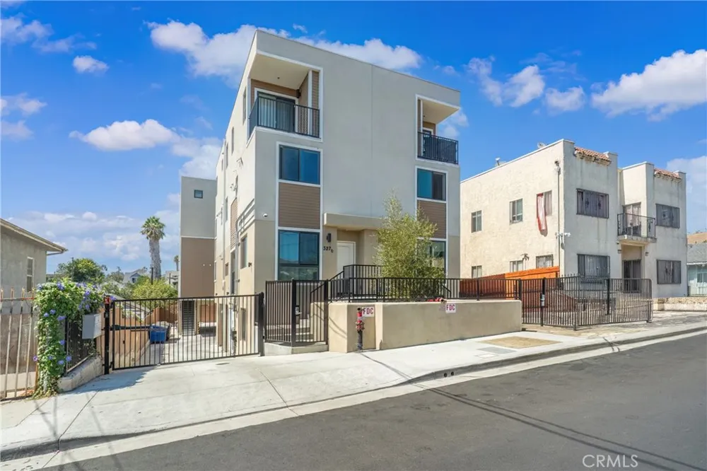 327 Chicago Los Angeles, CA 90033