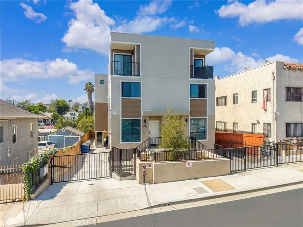 327 Chicago Los Angeles, CA 90033