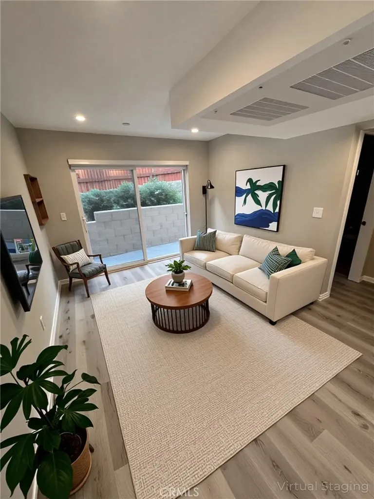327 Chicago Los Angeles, CA 90033
