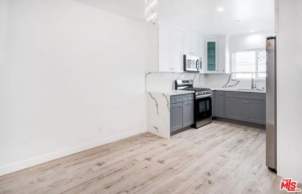 722 Lincoln Boulevard #3 Santa Monica, CA 90402