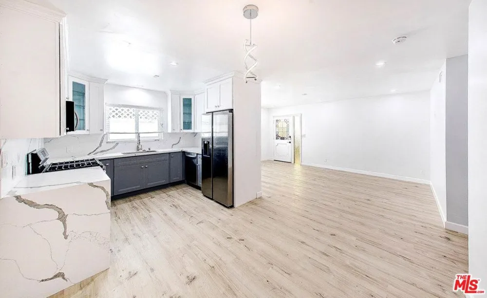 722 Lincoln Boulevard #3 Santa Monica, CA 90402