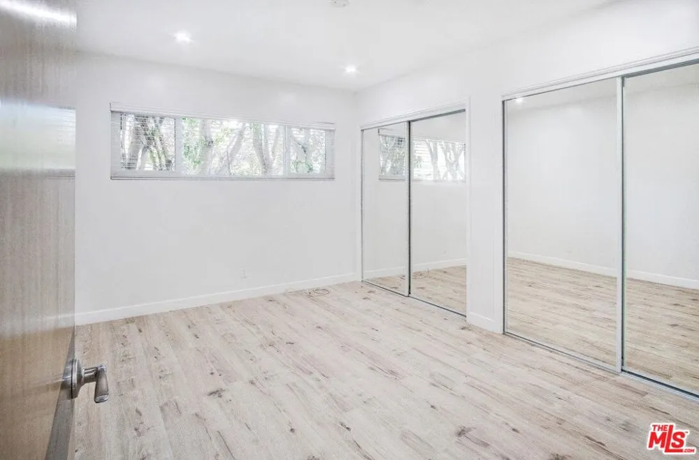 722 Lincoln Boulevard #3 Santa Monica, CA 90402