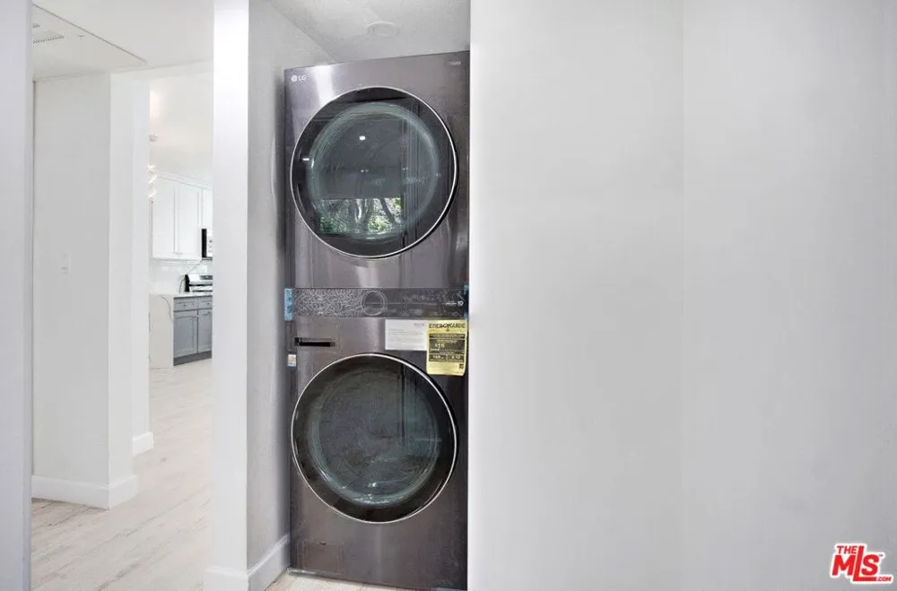 722 Lincoln Boulevard #3 Santa Monica, CA 90402