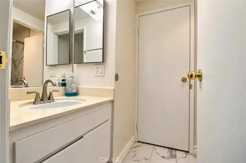 13934 Magnolia Garden Grove, CA 92844