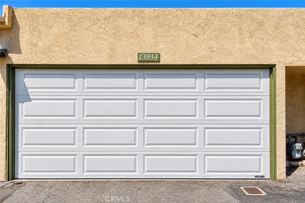 13934 Magnolia Garden Grove, CA 92844
