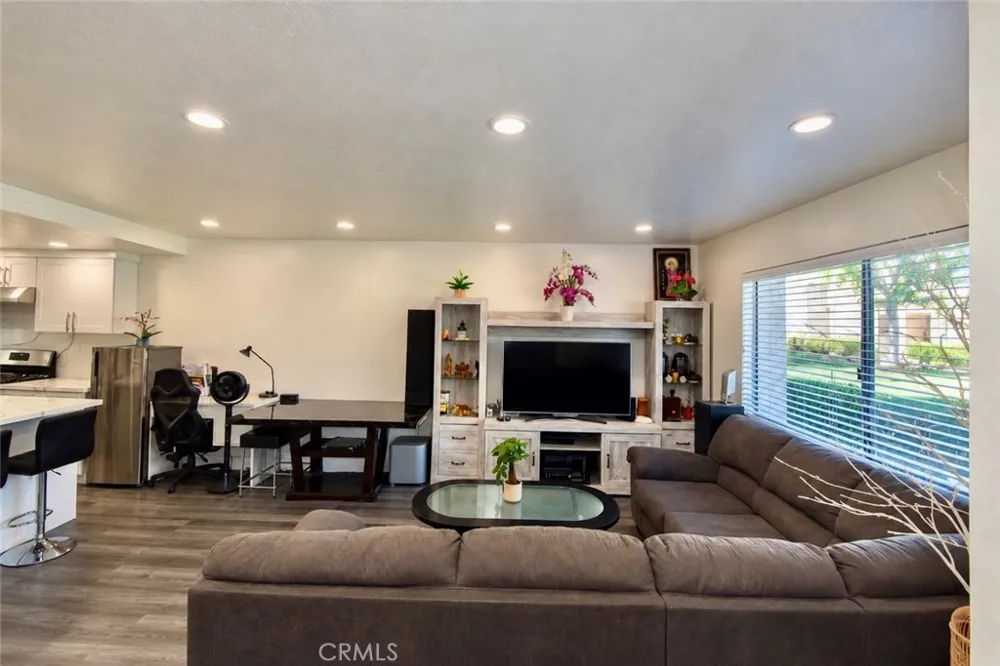 13934 Magnolia Garden Grove, CA 92844