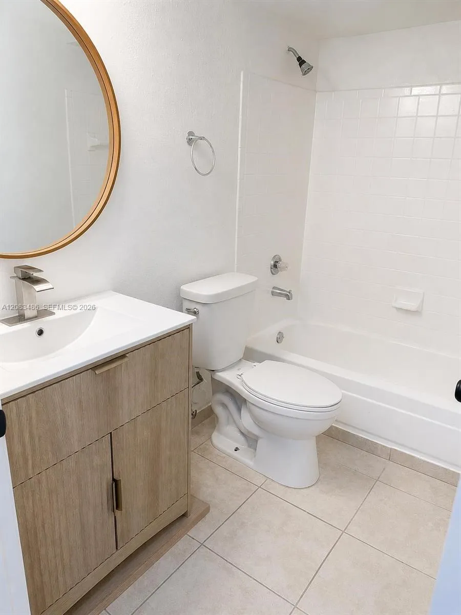 2642 NW 33rd St #1904 Oakland Park, FL 33309