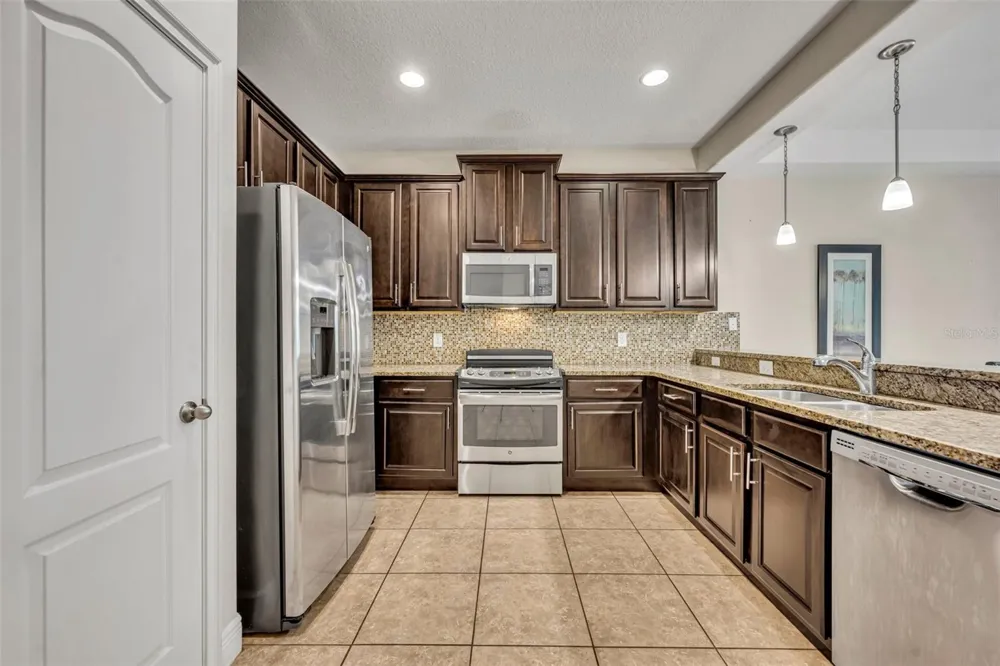 8177 ROSEVILLE BOULEVARD Davenport, FL 33896
