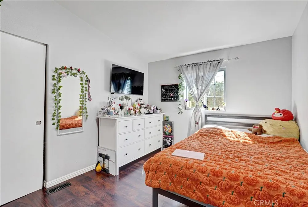 27361 Sierra Highway #260 Canyon Country, CA 91351