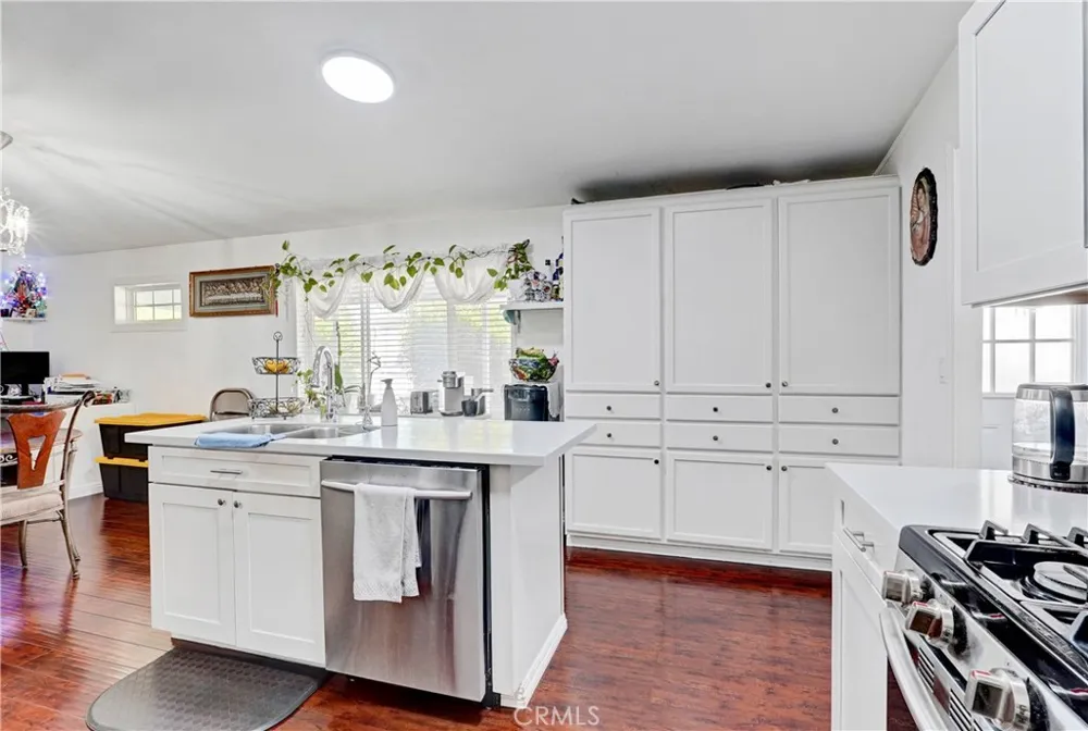 27361 Sierra Highway #260 Canyon Country, CA 91351