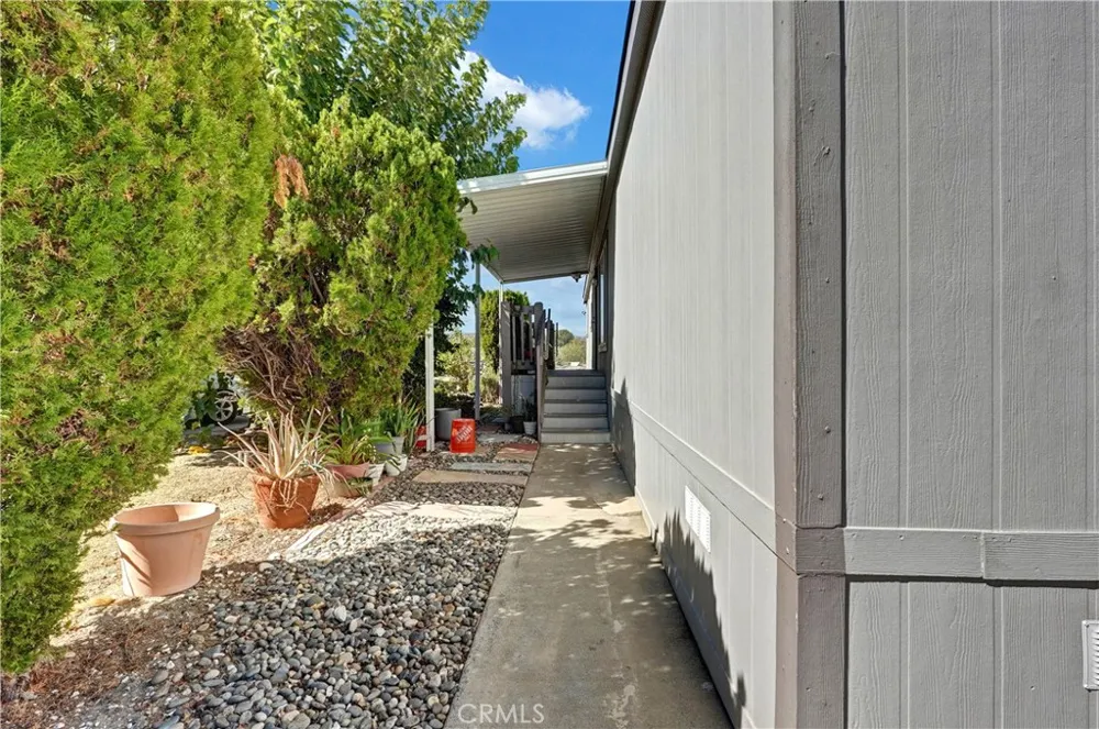 27361 Sierra Highway #260 Canyon Country, CA 91351