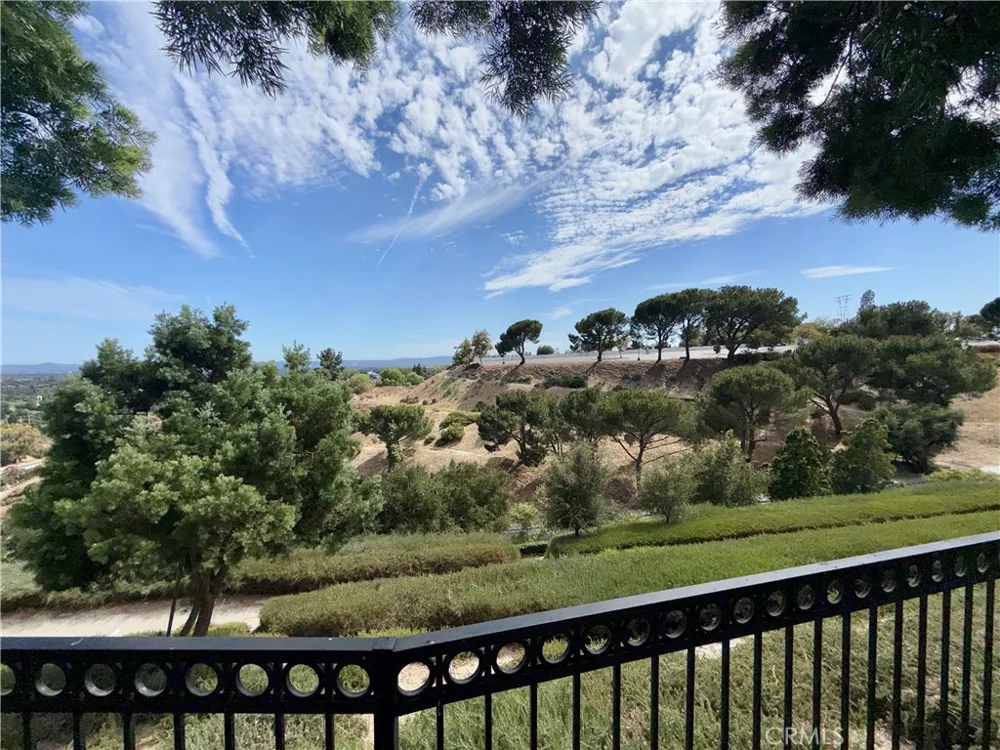 15605 Odyssey #14 Granada Hills, CA 91344