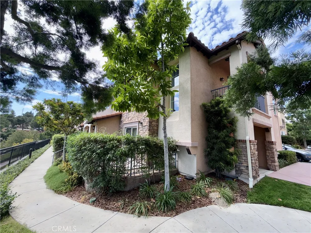 15605 Odyssey #14 Granada Hills, CA 91344