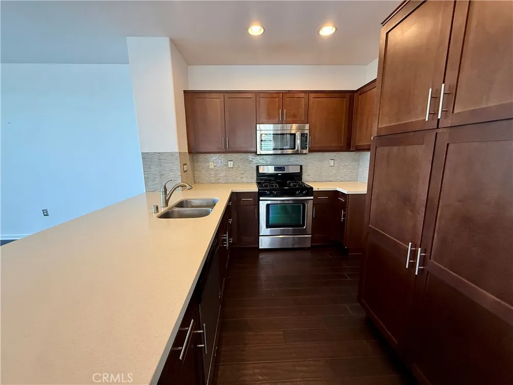 15605 Odyssey #14 Granada Hills, CA 91344