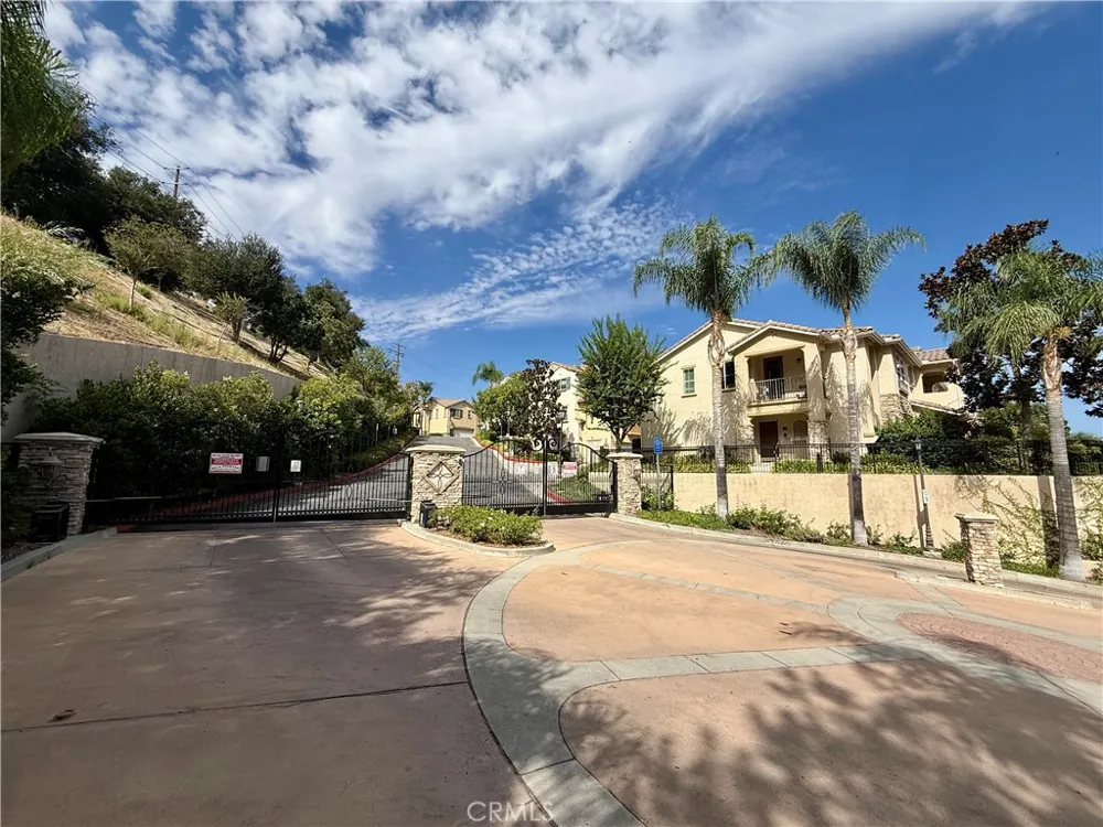 15605 Odyssey #14 Granada Hills, CA 91344