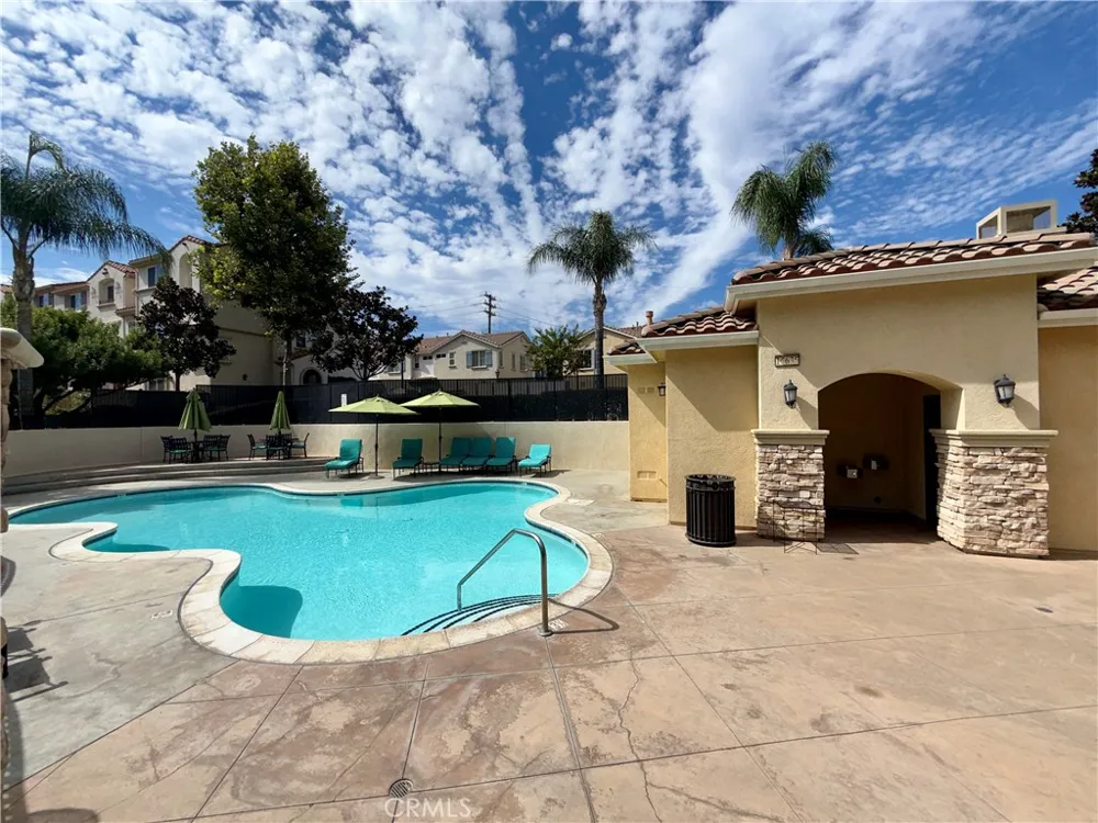 15605 Odyssey #14 Granada Hills, CA 91344