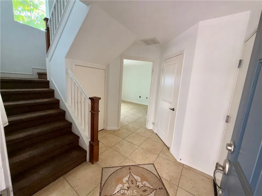 15605 Odyssey #14 Granada Hills, CA 91344