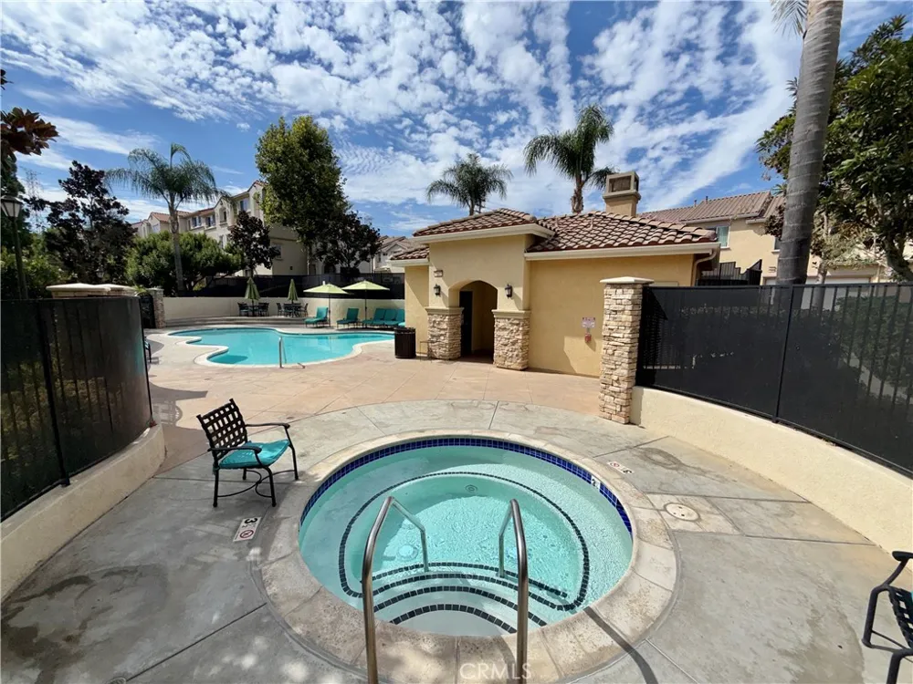 15605 Odyssey #14 Granada Hills, CA 91344