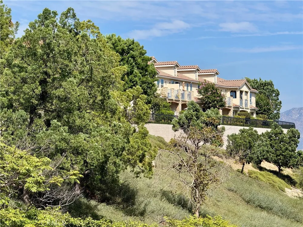 15605 Odyssey #14 Granada Hills, CA 91344