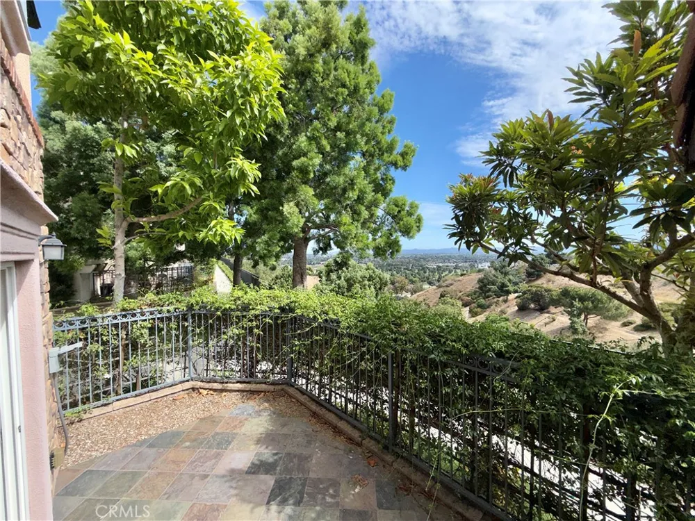 15605 Odyssey #14 Granada Hills, CA 91344