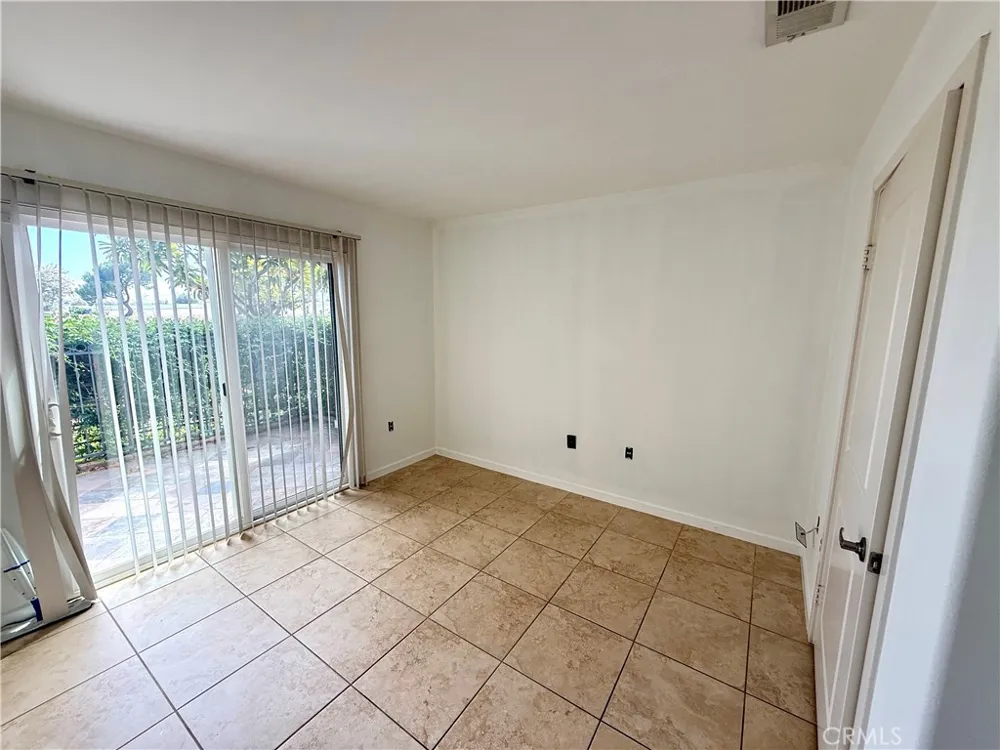 15605 Odyssey #14 Granada Hills, CA 91344