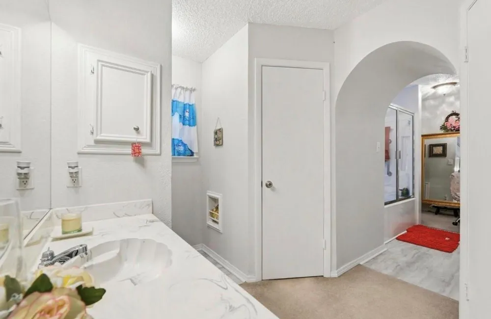 16210 Cross Drive Houston, TX 77073