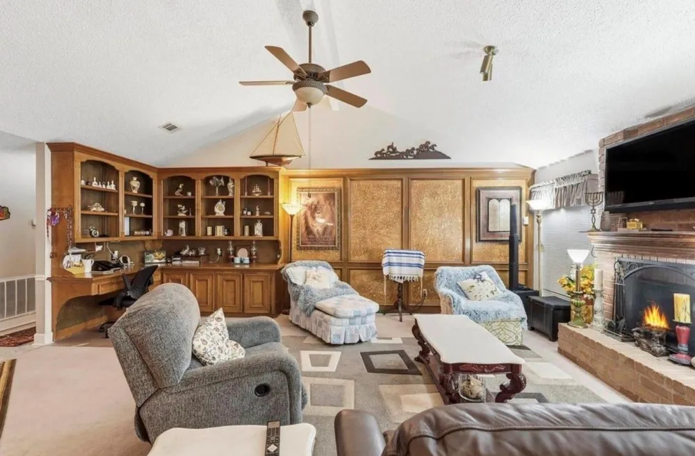 16210 Cross Drive Houston, TX 77073