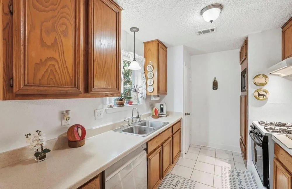 16210 Cross Drive Houston, TX 77073