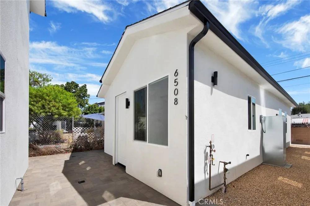 6508 Beck Avenue North Hollywood, CA 91606