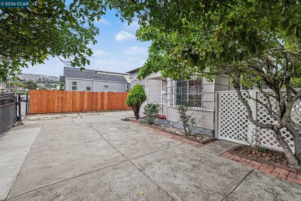2616 73rd Ave Oakland, CA 94605
