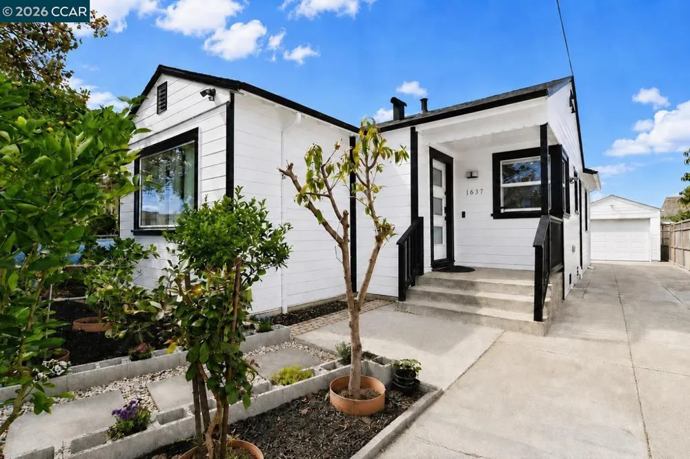 1637 100th Ave Oakland, CA 94603
