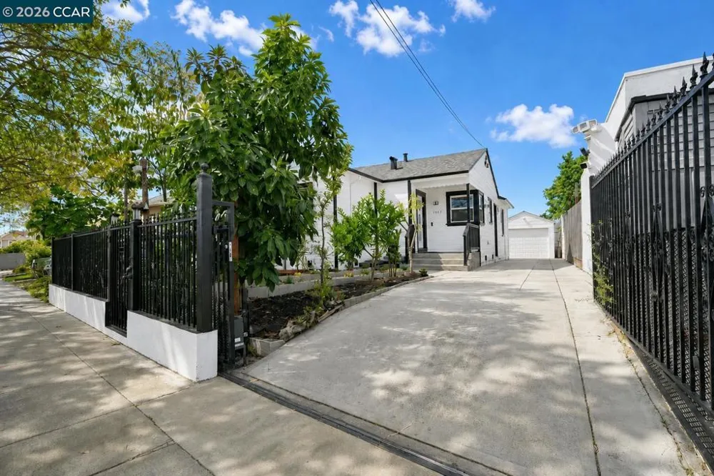1637 100th Ave Oakland, CA 94603